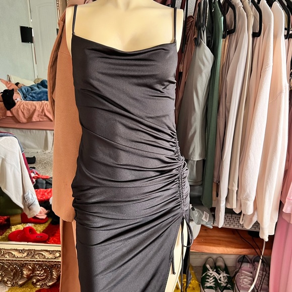 Black Ruched Side-Slit Slip Dress - Women - Picture 2 of 2